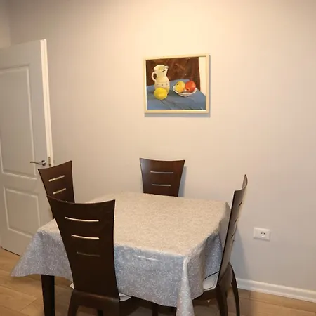 Gray House Apartment *